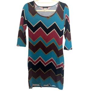 Cantata Zig-Zag Pattern 3/4 Sleeve Soft Knit Scoop-Neck Bodycon Mini Dress